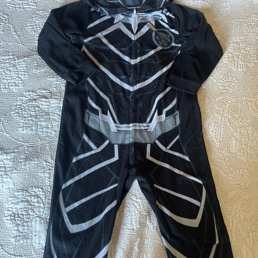 Marvel black panter pajama/ costume size XS 4/5 warm/ comfortable /sleepwear